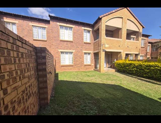 2 BEDROOM APARTMENT FOR SALE IN MOOIKLOOF RIDGE ESTATE